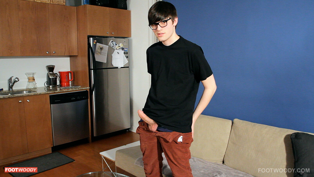 FootWoody Damien Day Nerdy Twink Big Cock And Big Male Feet 